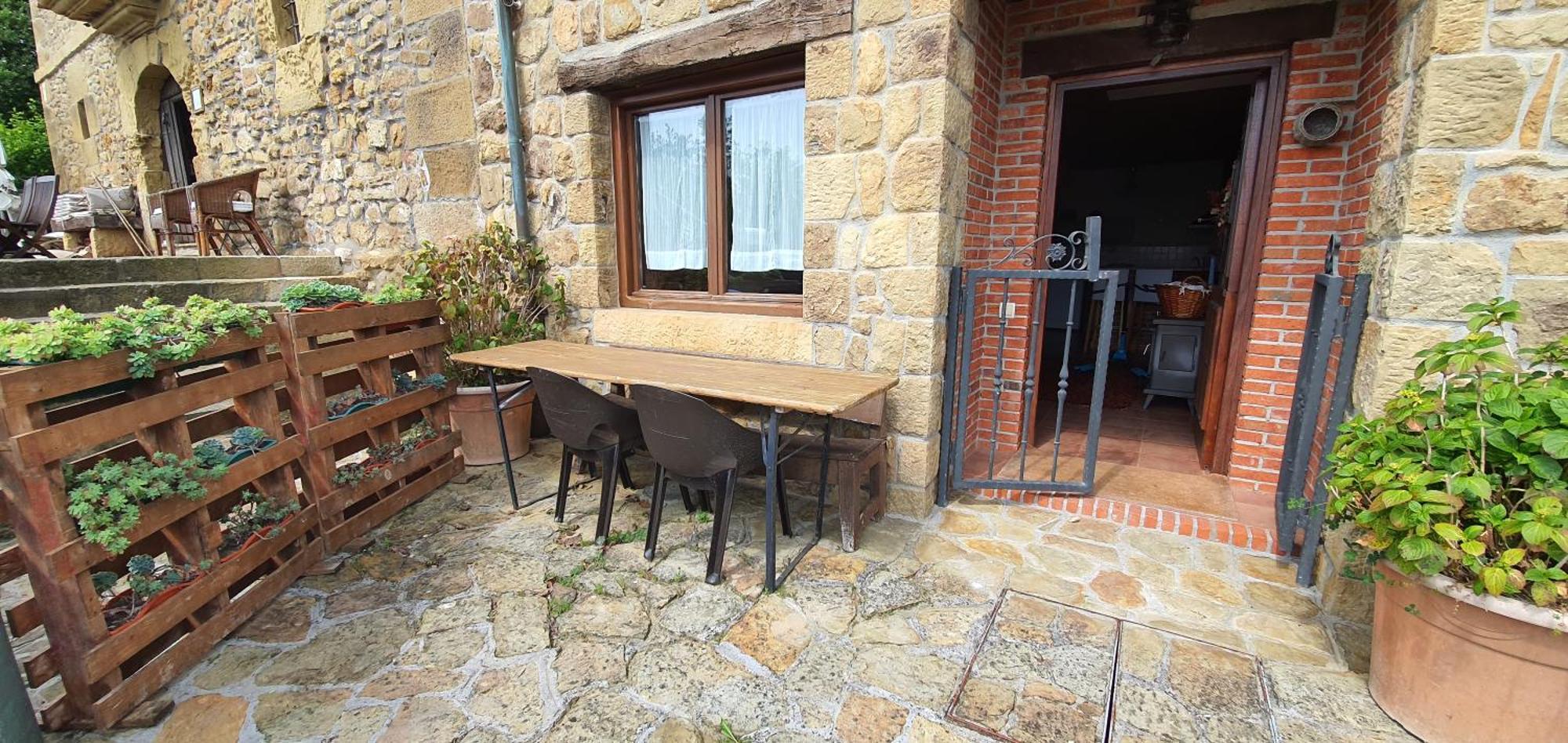 Fuente De Gueelo Guest House San Bartolomé de Meruelo Exterior foto